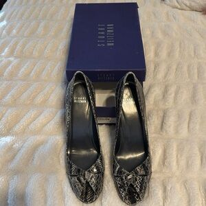 Stuart Weitzman animal print pumps size 10M